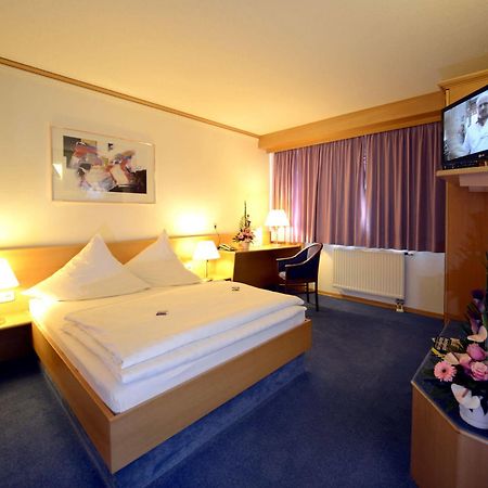 Hotel Bavaria Brehna ภายนอก รูปภาพ