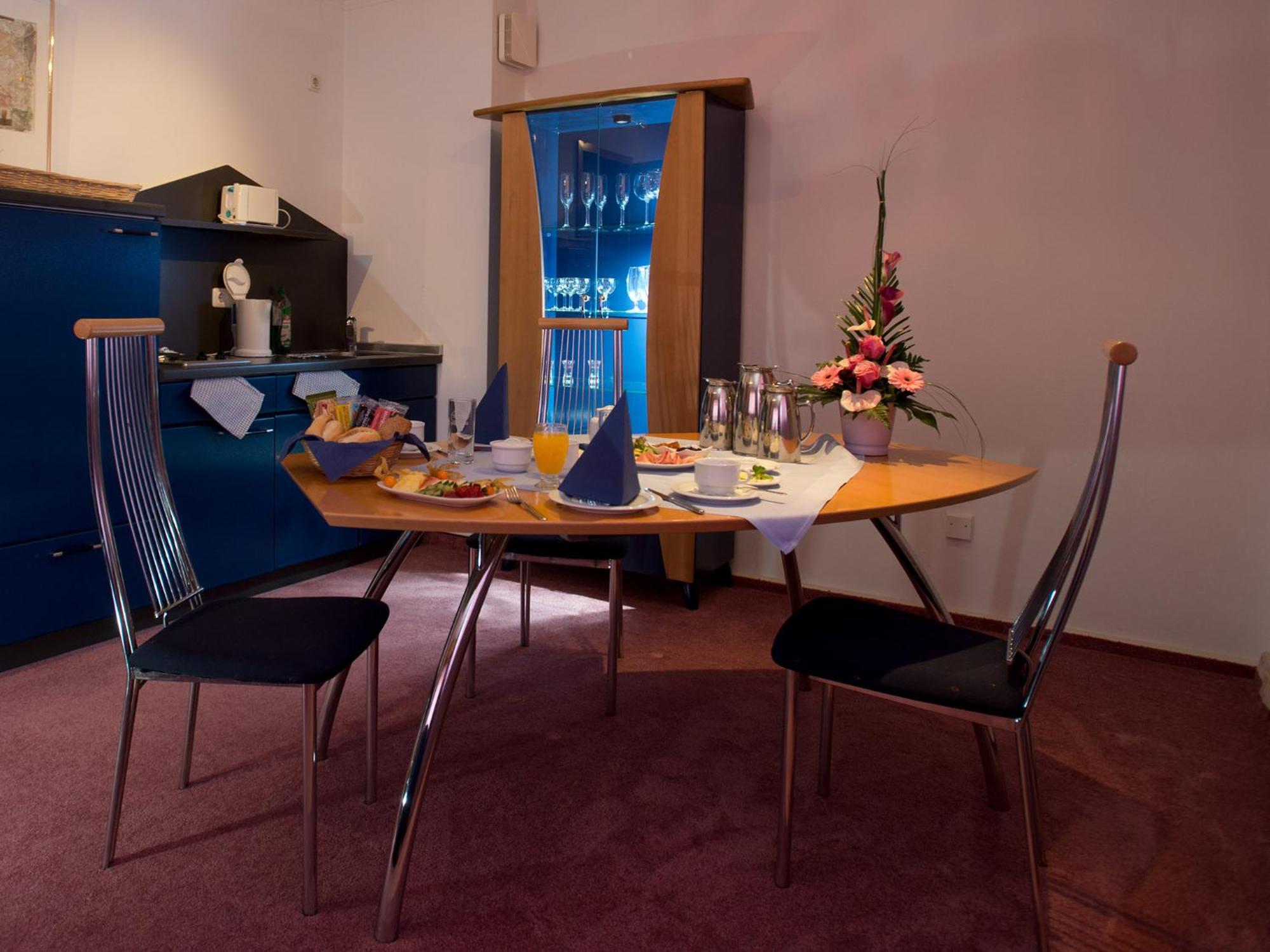 Hotel Bavaria Brehna ภายนอก รูปภาพ