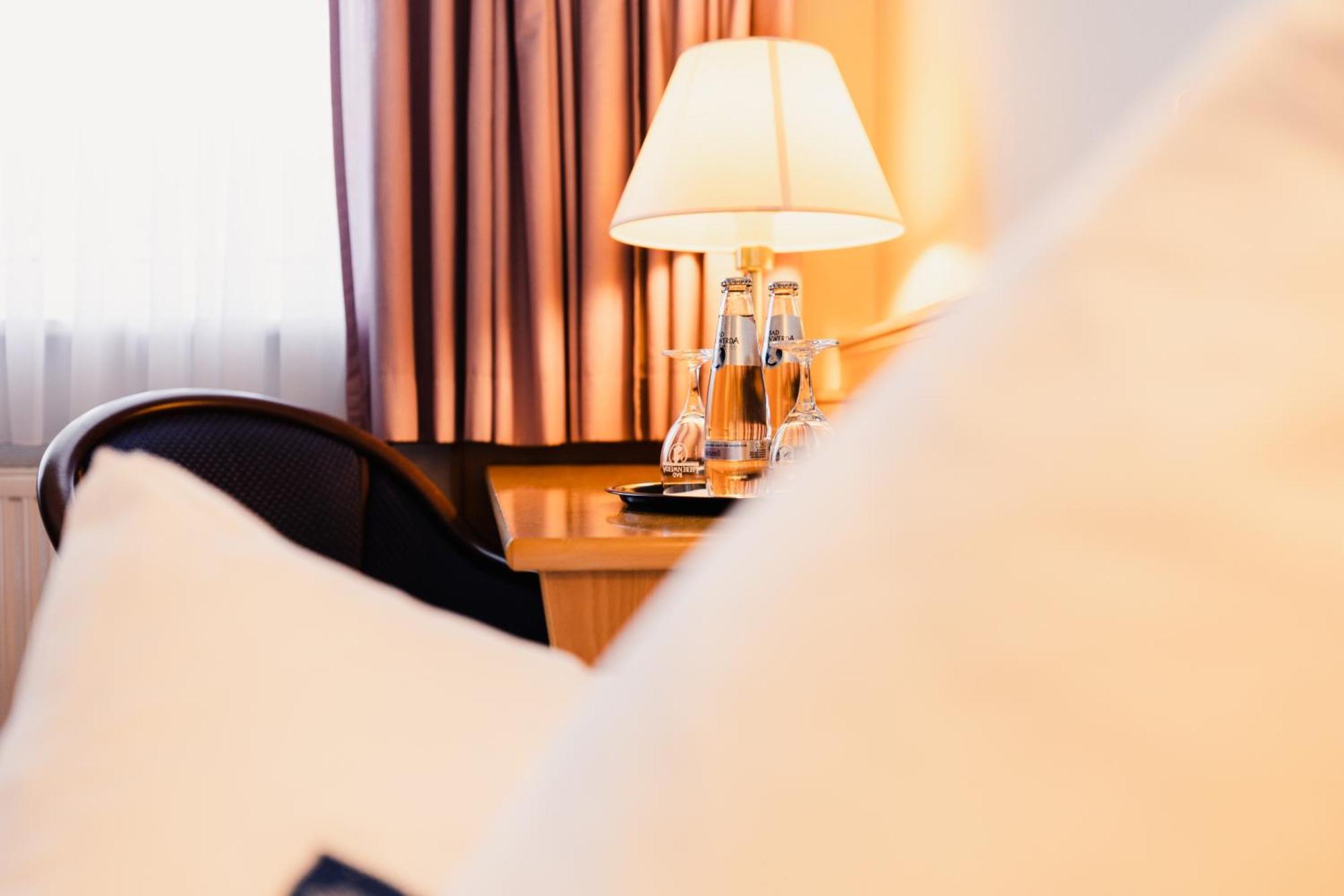 Hotel Bavaria Brehna ภายนอก รูปภาพ