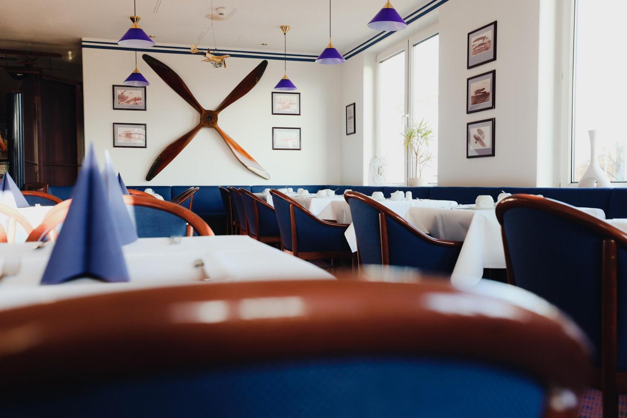 Hotel Bavaria Brehna ภายนอก รูปภาพ